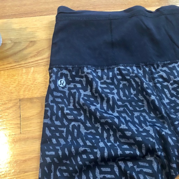 Lululemon Running in the City 7/8 tights - Picture 4 of 7